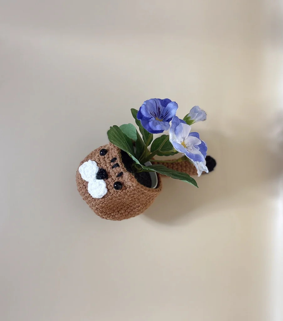 How to Decorate Small Spaces with Handmade Items. Smart Styling for Small Homes

